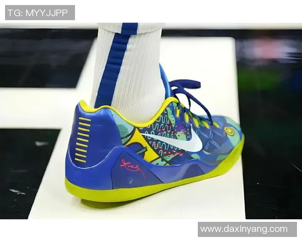 不同球星足球鞋的选择差异分析是否每个球员的足球鞋都一样